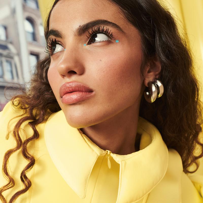 Colossal Bubble Mascara, Buildable Volume and Length for Bold, Separated Lashes, 24HR, MaybellineBrand: Maybelline New York
Contains Batteries or Cells?: None
Dangerous Goods or Hazardous Materials: None
Aerosols: No
Flammable Liquid: No
Water Resistance Level: Not Water Resistant
Benefits: Volumizing
Skin Type: All
Container Type: Tube
Benefits: Volumizing, Lengthening
Quantity Per Pack: 1
Age Group: Adults
Edition: Regular Edition
Contains Alcohol or Aerosol: Contains Neither
Net Weight: 0.07 lb
Pack Type: Single Item
Region of Origin: USA
Ingredients: AQUA/WATER/EAU, BEHENYLBEHENATE, ACRYLATESCOPOLYMER, CETEARYLALCOHOL, STEARICACID,PALMITICACID, POLYC10–30ALKYLACRYLATE,BUTYLENEGLYCOL,PVP,VP/EICOSENECOPOLYMER, AMINOMETHYLPROPANEDIOL, KAOLIN, PHENOXYETHANOL, CAPRYLYLGLYCOL,PENTYLENEGLYCOL,POTASSIUMCETYLPHOSPHATE, MYRISTICACID, SILICA
Manufacturer: Maybelline New York
Volume: 0.33 fl ozML Clinic  for Wellness