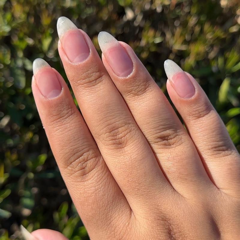 Brother Cosmetics Nail Growth Oil For Strength and MoistureNail Growth OilBrand: BROTHER  
 Contains Batteries Or Cells?: None  
 Dangerous Goods or Hazardous Materials: No  
 Flammable Liquid: No  
 Aerosols: No  
 Manufacturer: Brother Cosmetics  
 Ingredients: Lavender Angustifolia (lavender) Extract, Avocado oil (persea) great), Grape seed oil (Vitis) vinifera), Rose hip oil (pink Canina), Sweet almond oil (Prunus amygdalus dulcis), Argan oil (Argania) spinosaurus Kernel), Jojoba oil (Simmondisia chinensis seed oil), Castor oil (Ricinus Communis seed oil), Vitamin E (tocopherol), Fragrance oil Blend  
 Region of Origin: USANail Growth OilML Clinic  for Wellness